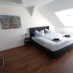 Auszeit2 - Stilvolle Dachwohnung Mit Parkplatz - Zentrumsnah * إرفورت
