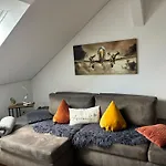 Auszeit2 - Stilvolle Dachwohnung Mit Parkplatz - Zentrumsnah Appartement