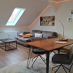 Auszeit2 - Stilvolle Dachwohnung Mit Parkplatz - Zentrumsnah Apartment *