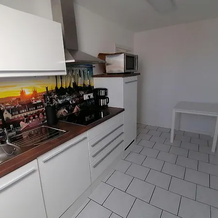 Auszeit2 - Stilvolle Dachwohnung Mit Parkplatz - Zentrumsnah شقة