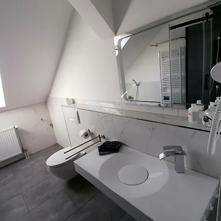 Auszeit2 - Stilvolle Dachwohnung Mit Parkplatz - Zentrumsnah Apartment *