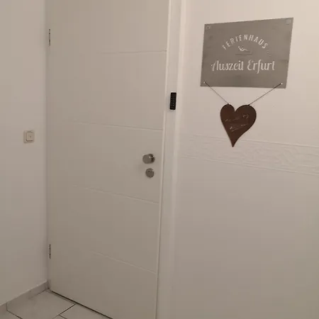 Apartment Auszeit2 - Stilvolle Dachwohnung Mit Parkplatz - Zentrumsnah