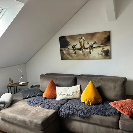 Auszeit2 - Stilvolle Dachwohnung Mit Parkplatz - Zentrumsnah Apartmán
