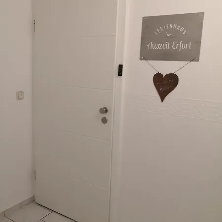 Auszeit2 - Stilvolle Dachwohnung Mit Parkplatz - Zentrumsnah Apartment *