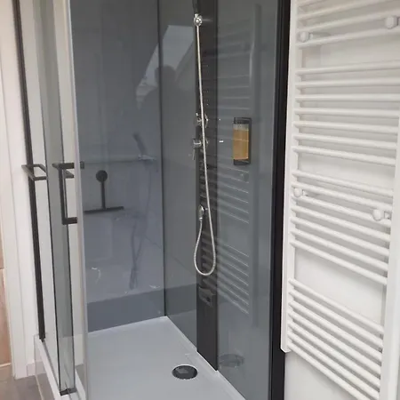 Auszeit2 - Stilvolle Dachwohnung Mit Parkplatz - Zentrumsnah Διαμέρισμα Ερφούρτη