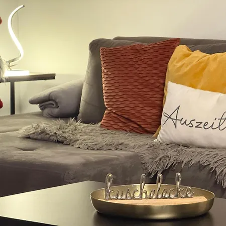 Auszeit2 - Stilvolle Dachwohnung Mit Parkplatz - Zentrumsnah * ארפורט