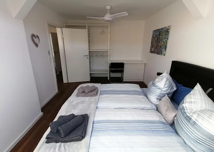 Auszeit2 - Stilvolle Dachwohnung Mit Parkplatz - Zentrumsnah *