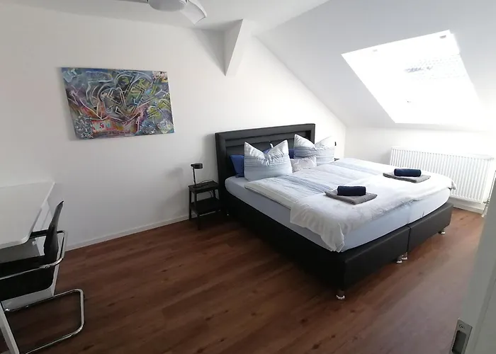 Auszeit2 - Stilvolle Dachwohnung Mit Parkplatz - Zentrumsnah * ארפורט