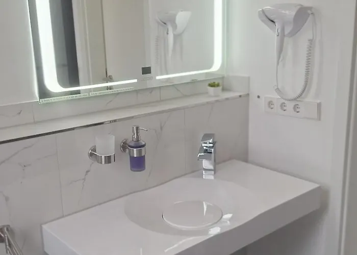 Auszeit2 - Stilvolle Dachwohnung Mit Parkplatz - Zentrumsnah