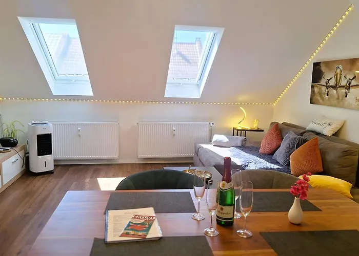 Auszeit2 - Stilvolle Dachwohnung Mit Parkplatz - Zentrumsnah Apartamento