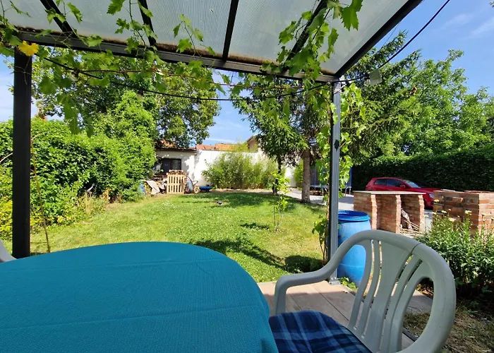 דירה Auszeit2 - Stilvolle Dachwohnung Mit Parkplatz - Zentrumsnah ארפורט